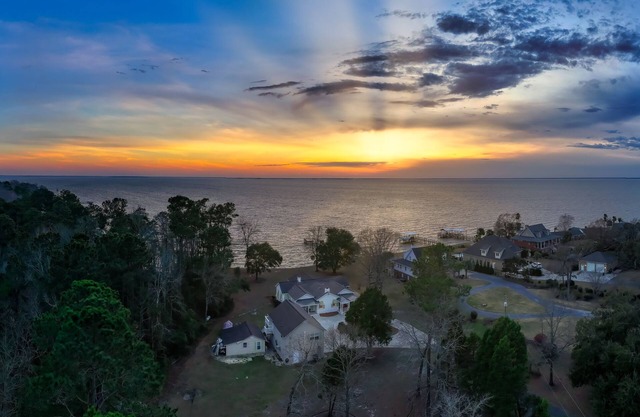 Stunning Lake Moultrie Estate on Deep Water
