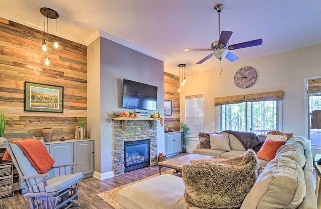 Stunning Lake Rhodhiss Vacation Rental!