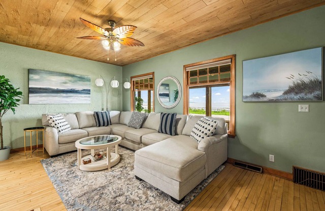 Stunning Lake View and City Skyline View Property in Bay View Milwaukee