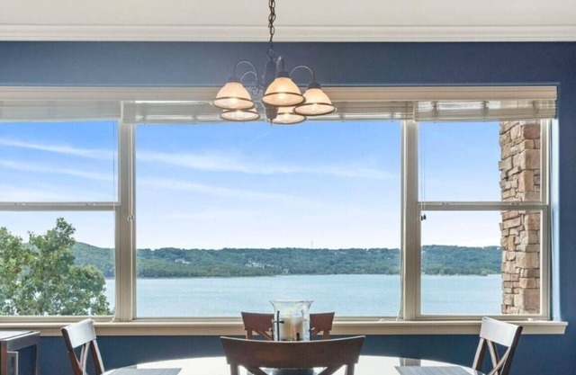 Stunning Lakefront Condo with Scenic Views and Proximity to Premier Attractions!