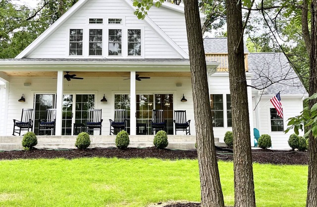 Stunning Lakeside Retreat: Delavan Lake Home w/ Lake Views & Private Lake Access