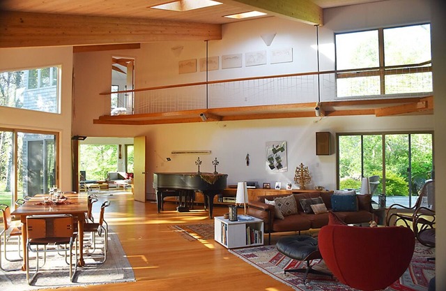 Maison d'architecte spacieuse et lumineuse sur 5 acres boisés privés