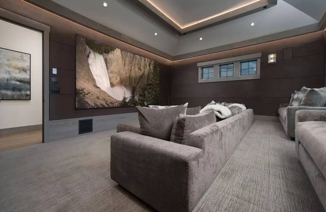 Stunning Luxury Estate 3 minutes from the Gondola and Jackson Hole Ski Resort