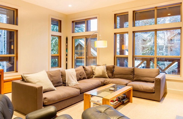 ** NOUVEAU ** Superbe maison de ville de luxe de 3 chambres, dort, 3 bains, bain à remous priv��!