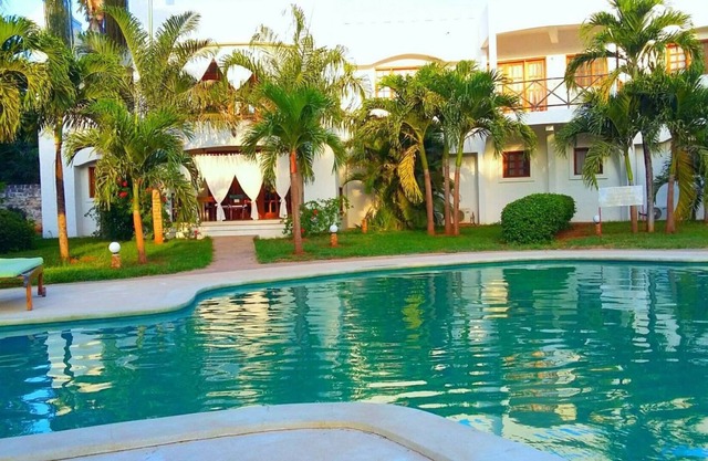 stunning malindi luxury 3 bedrooms sleeps 7 a walk to beach.