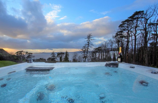 Stunning Mansion for a Luxurious Grand Holiday with a View