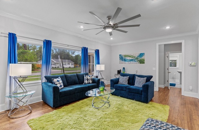 Stunning Modern 4 Bedroom House Center of Wilmington-NO cleaning fee!