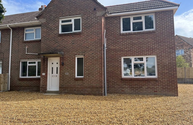 Stunning modern 6-Bedroom house all with en-suite