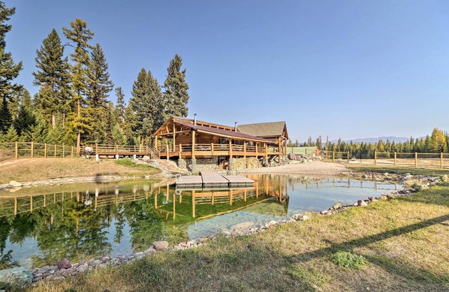Stunning Montana Retreat: Hot Tub, On-Site Hiking!