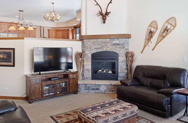 Superbe maison de montagne avec bain à remous privé, barbecue à gaz et cuisine entièrement équipée