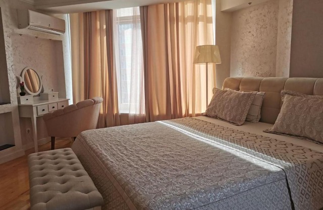 Stunning new design apartment next to park