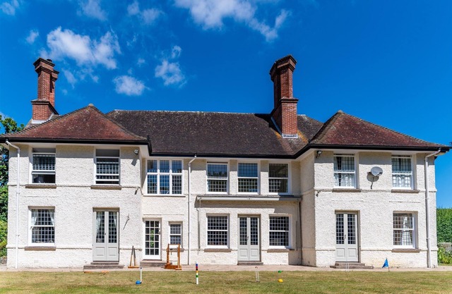 ***Stunning New Forest Property***