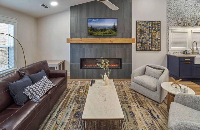 Stunning, Newly Renovated Villa! Close to Strip #1