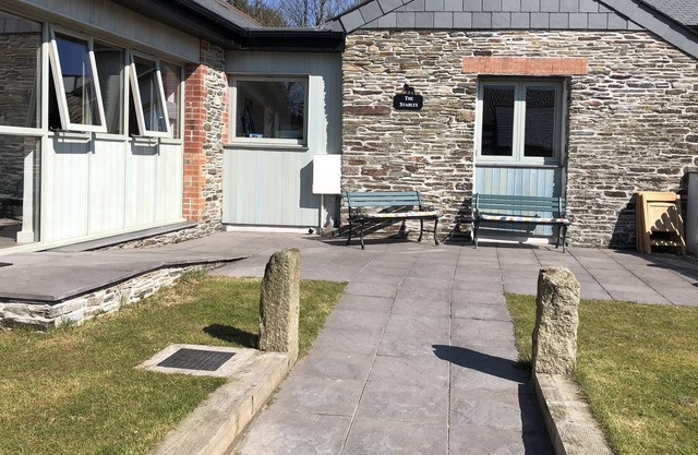 Stunning North Cornwall barn conversion close to the action, away from the crush