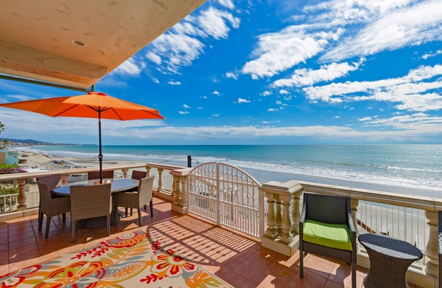 Superbe Ocean Front Luxury Home avec plage privée - 12 personnes