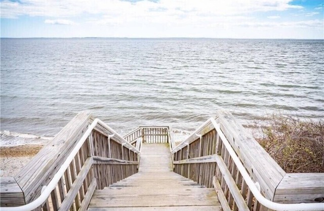 Stunning Ocean view with Hot tub. Sleeps 10