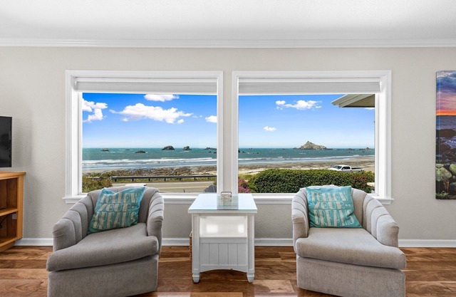 Superbe propriété en bord de mer! Maison récemment rénovée avec des vues incroyables