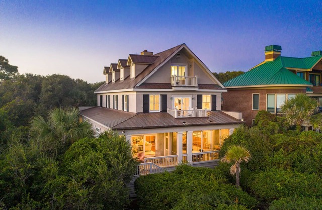 Stunning Oceanfront on Kiawah's West Beach: Only 25 Yards to Beach!