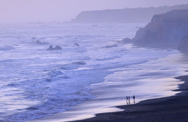 Une vue imprenable sur la côte de Mendocino; Plage, bain à remous