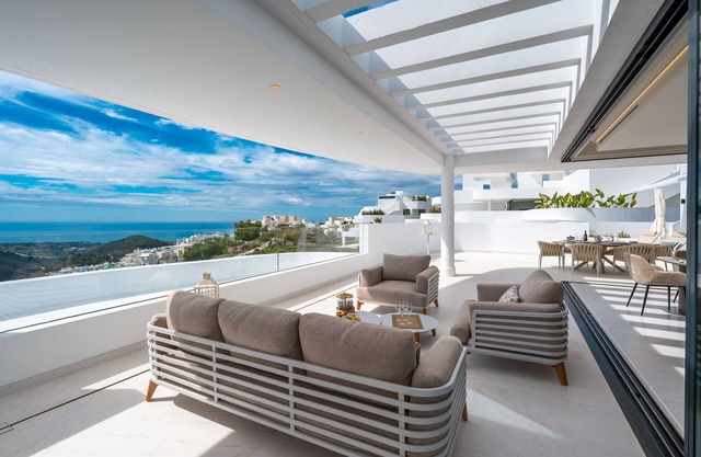 Stunning Penthouse with Panoramic Sea & Mountain Views Near Marbella