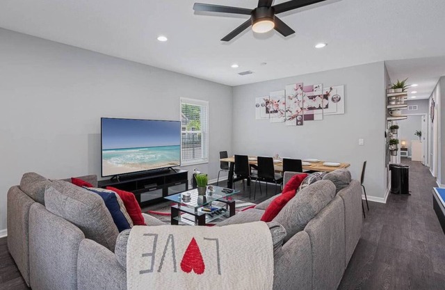 Stunning & Perfect Home Near Downtown Tampa & Y
