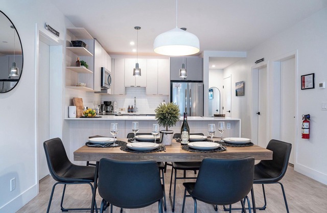 Stunning Pet-Friendly Condo with Expansive Mountain Views