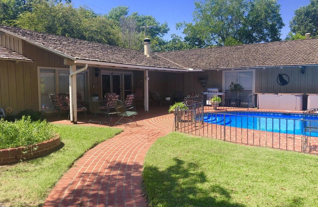 Superbe Guest House au bord de la piscine - Morningside historique