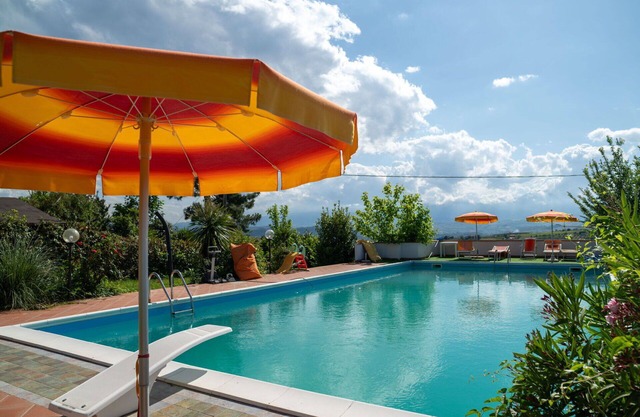 Maison de vacances privée avec WIFI, piscine, TV, patio, animaux admis, parking, près de Pescara