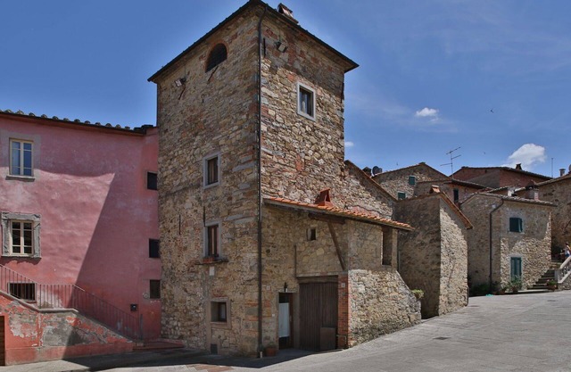 Belle maison de vacances avec WIFI, bain à remous, TV, animaux admis et parking, près de Arezzo