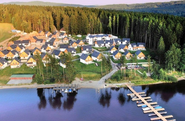 Merveilleuse maison de vacances privée avec bain à remous, WIFI, TV, terrasse et parking