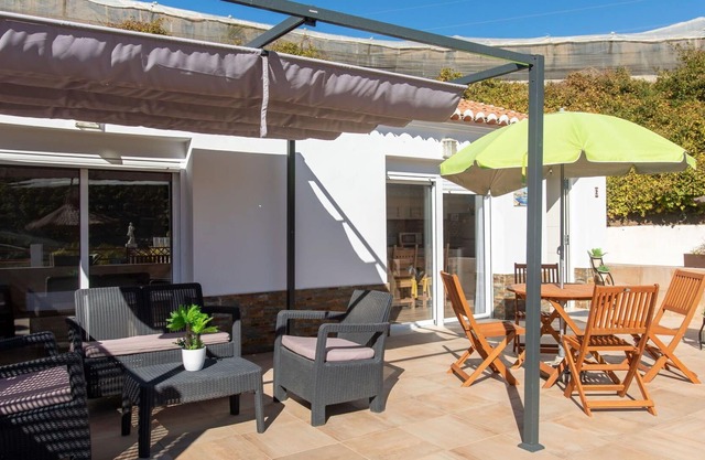 Magnifique maison de vacances privée avec piscine privée, WIFI, climatisation, TV et parking