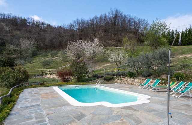 Merveilleuse maison de vacances privée avec piscine privée, WIFI, balcon, animaux admis et parking