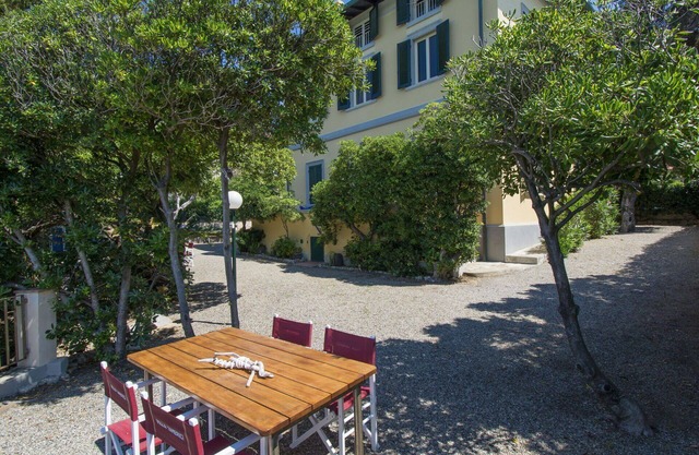 Belle maison de vacances privée avec WIFI, TV, patio, animaux admis et parking