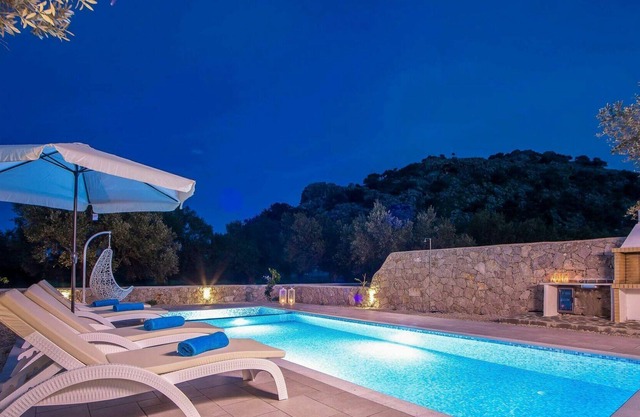 Magnifique maison de vacances privée avec WIFI, piscine privée, climatisation, TV et parking