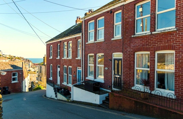 Belle maison de vacances privée pour 6 personnes avec WIFI, TV, terrasse, animaux admis et parking