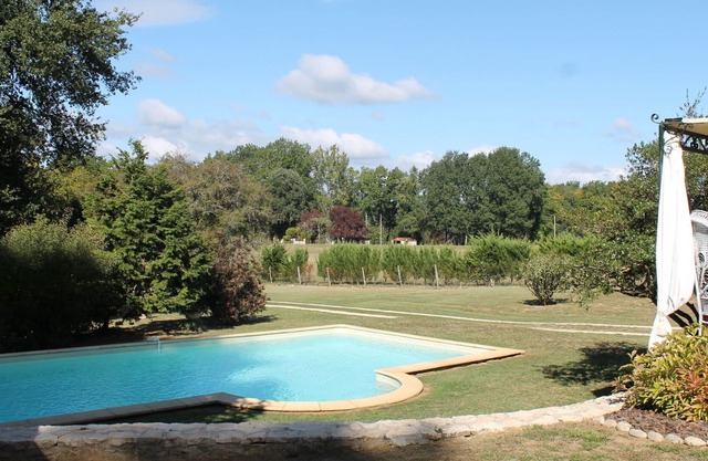 Magnifique maison de vacances privée pour 6 personnes avec WIFI, piscine privée, TV et parking