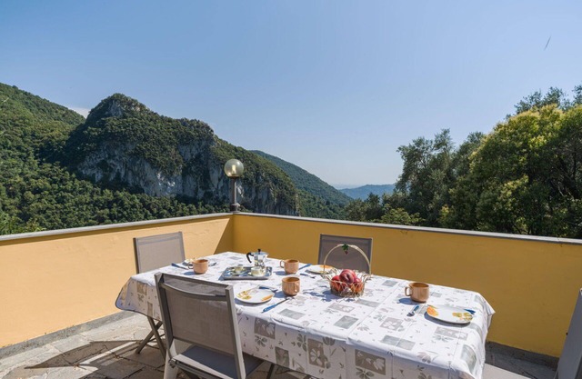 Magnifique maison de vacances privée pour 4 personnes avec TV, patio et vue panoramique