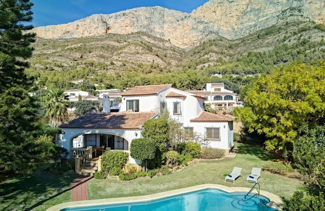 Belle maison de vacances privée avec piscine privée, climatisation, WIFI, TV et patio