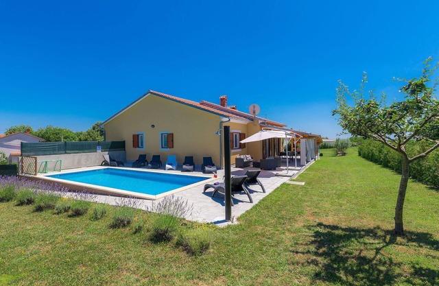 Belle maison de vacances privée avec piscine privée, WIFI, climatisation, TV et terrasse