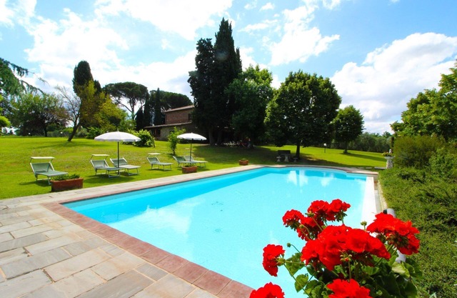 Belle maison de vacances privée pour 6 personnes avec piscine privée, TV et animaux admis