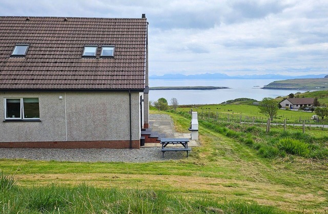 Stunning private villa for 8 guests with WIFI, TV and parking