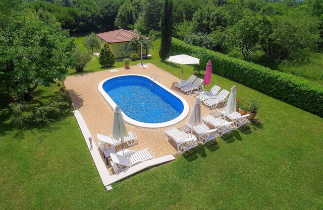 Belle maison de vacances privée pour 2 personnes avec climatisation, WIFI, piscine, TV et terrasse