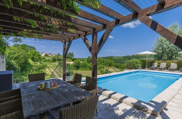 Magnifique maison de vacances privée avec WIFI, piscine privée, climatisation, TV et patio