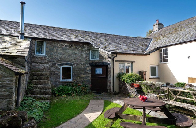 Belle maison de vacances privée avec WIFI, bain à remous, TV, patio, animaux admis, parking