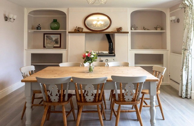 Belle maison de vacances privée avec WIFI, bain à remous, TV, patio, animaux admis et parking