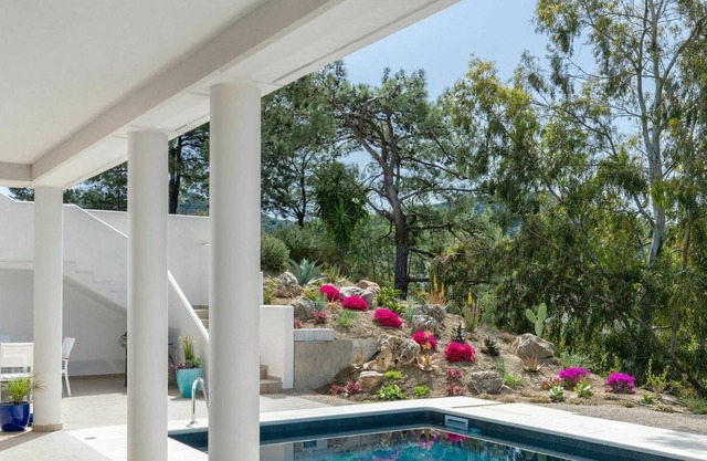 Stunning private villa with A/C, private pool, WIFI, TV, balcony, panoramic view and parking