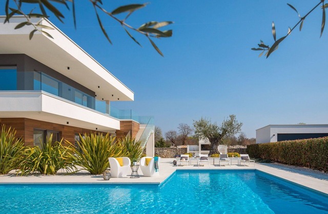 Belle maison de vacances privée avec piscine privée, climatisation, WIFI, TV et terrasse