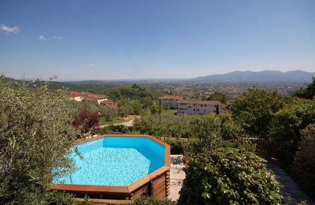 Maison de vacances privée avec piscine privée, WIFI, véranda, vue panoramique, près de Lucques