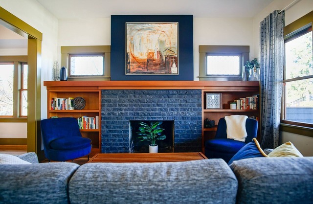 Stunning Remodeled 5-BR Craftsman. 4x King Beds + 2x Twin XL! With AC & Laundry