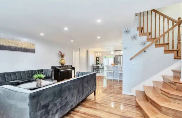 Stunning Remodeled w/ 5BR & 3BA